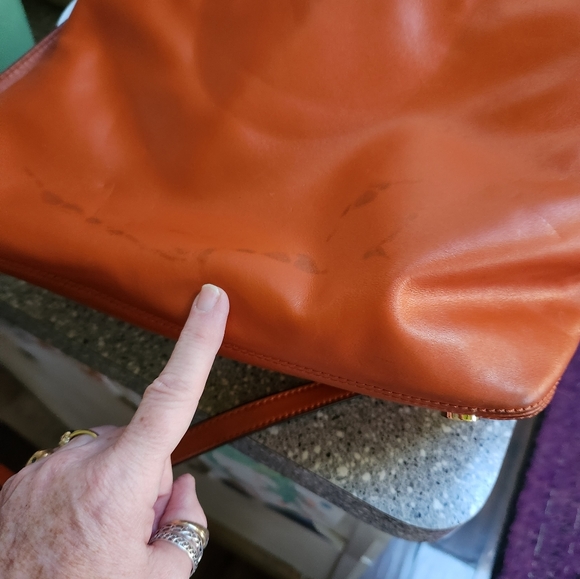 Michael Kors medium/large 9 pocket cross body purse - Picture 4 of 7